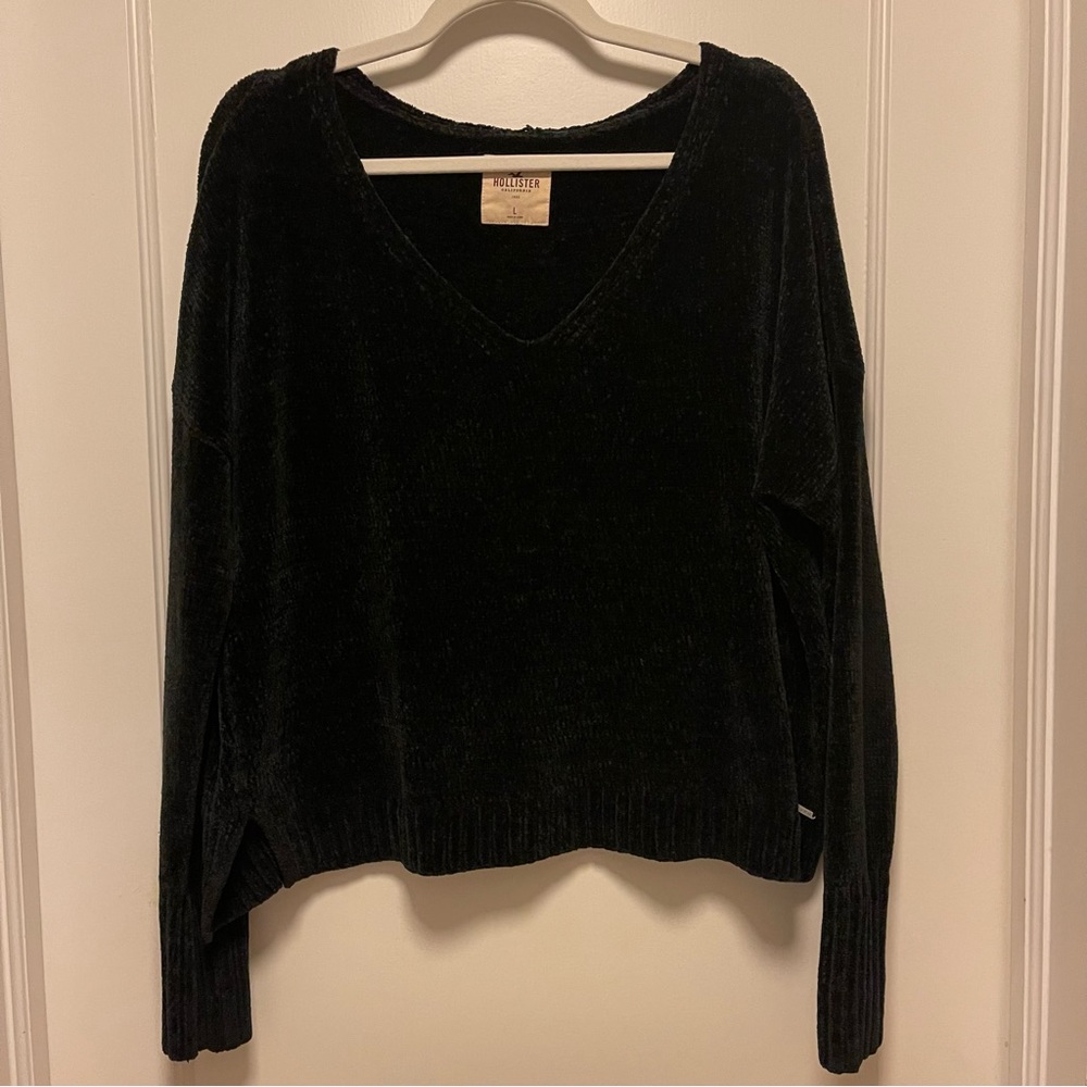 Hollister - v neck sweater